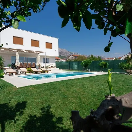 Eli - New Unique Holiday House With Swimming Pool Vila *