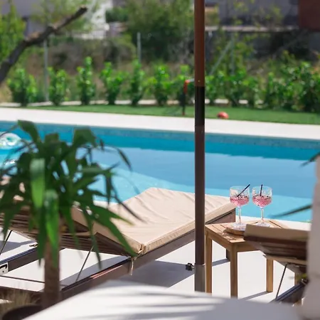 Eli - New Unique Holiday House With Swimming Pool Kaštela
