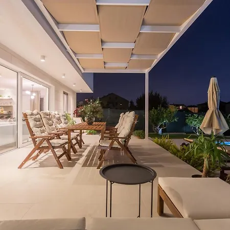 Vila Eli - New Unique Holiday House With Swimming Pool *