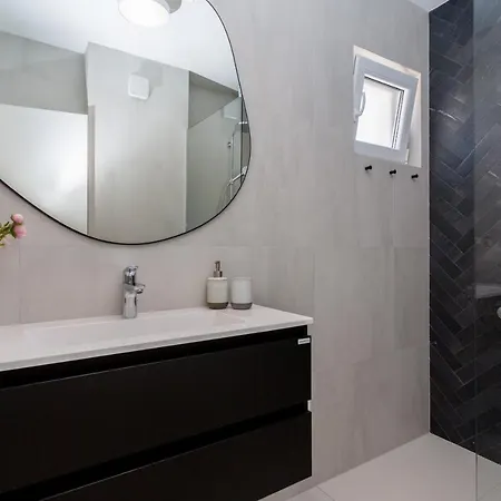 Eli - New Unique Holiday House With Swimming Pool Vila Kaštela