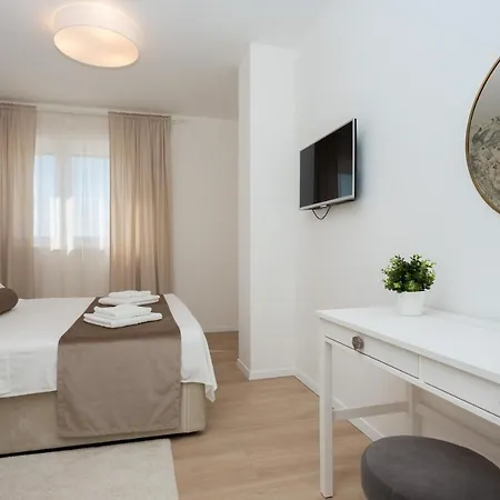 Eli - New Unique Holiday House With Swimming Pool * Kaštela