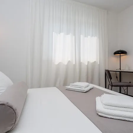 Vila Eli - New Unique Holiday House With Swimming Pool