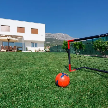 Eli - New Unique Holiday House With Swimming Pool Vila