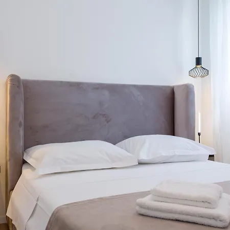 Eli - New Unique Holiday House With Swimming Pool * Kaštela