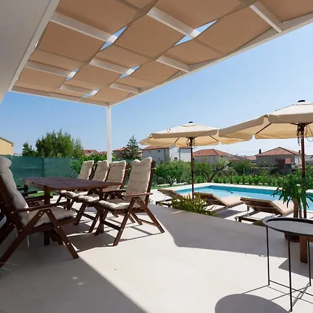 Eli - New Unique Holiday House With Swimming Pool Vila