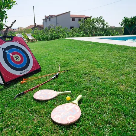 Eli - New Unique Holiday House With Swimming Pool Vila