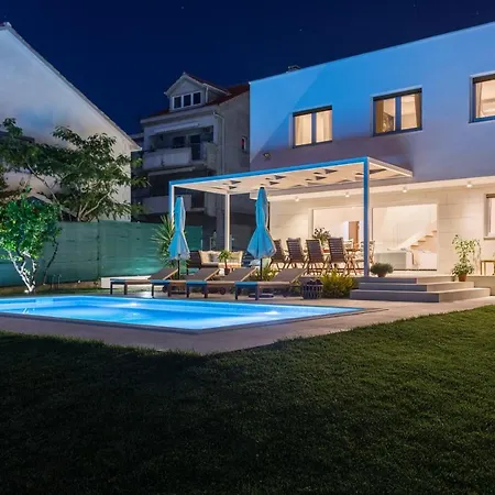 Vila Eli - New Unique Holiday House With Swimming Pool *